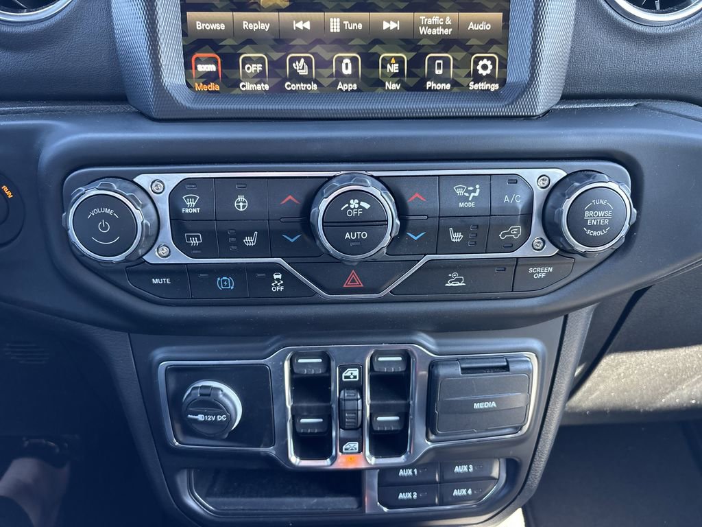 Used 2023 Jeep Wrangler Unlimited Sahara w/ Cold Weather Group image 28