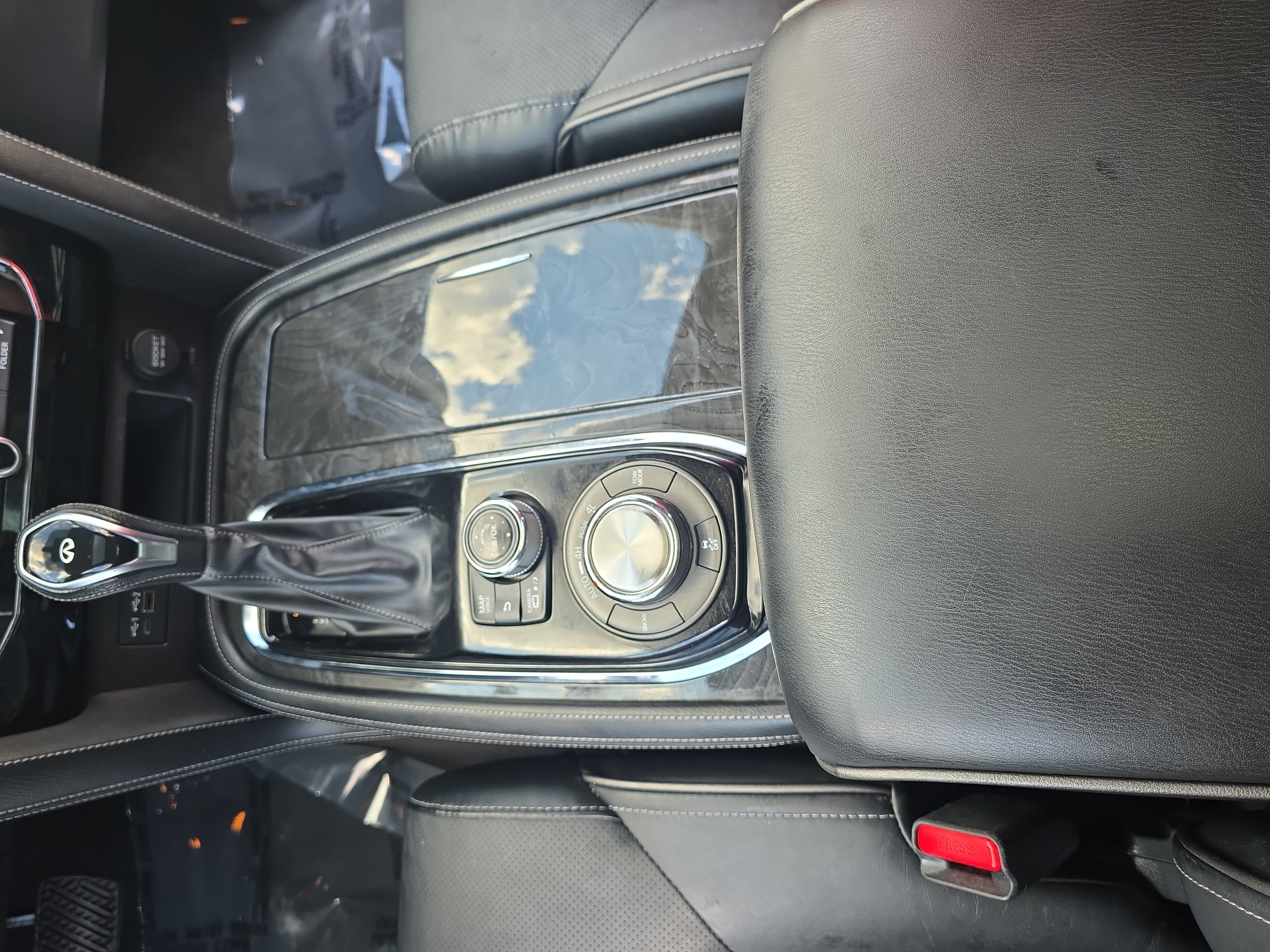Used 2020 INFINITI QX80 Luxe w/ Proassist Package AWD/4WD image 27