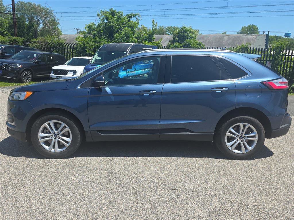 Used 2019 Ford Edge SEL w/ Equipment Group 201A AWD/4WD image 2