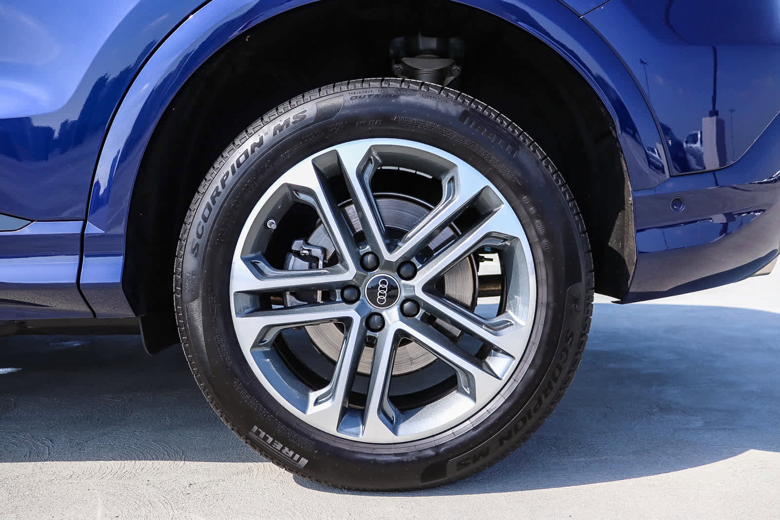 Used 2025 Audi Q5 Premium w/ Convenience Package AWD/4WD image 13