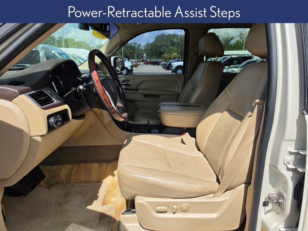 Used 2011 Cadillac Escalade ESV Premium RWD image 10