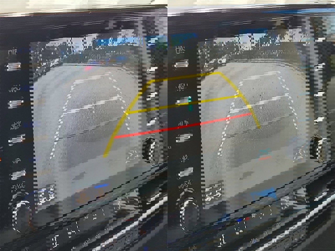 Used 2024 Toyota Sienna Limited image 26