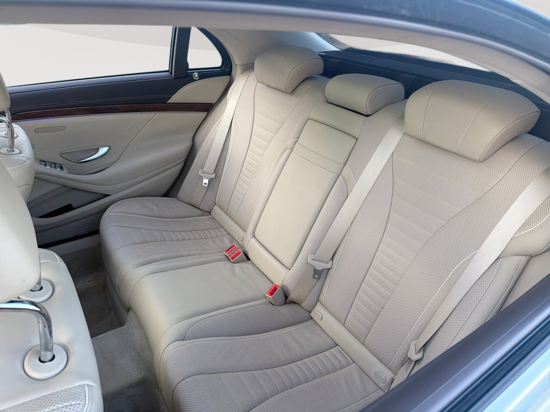 Used 2015 Mercedes-Benz S 550 Sedan w/ Premium 1 Package image 26
