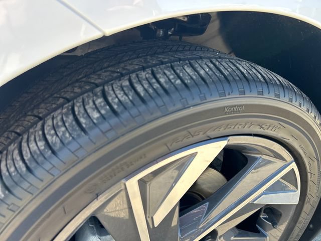 Used 2025 Hyundai Elantra SEL FWD image 24