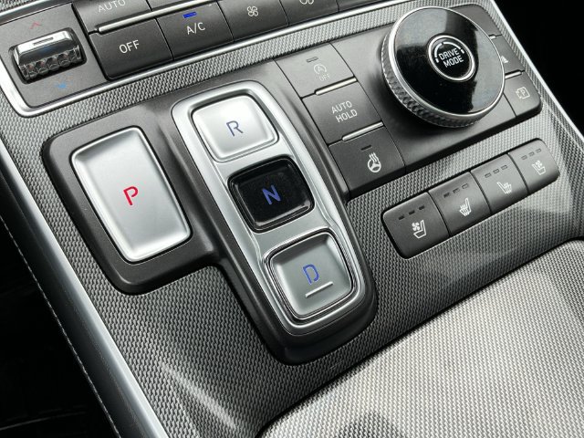 Certified 2022 Hyundai Santa Fe Limited FWD image 18