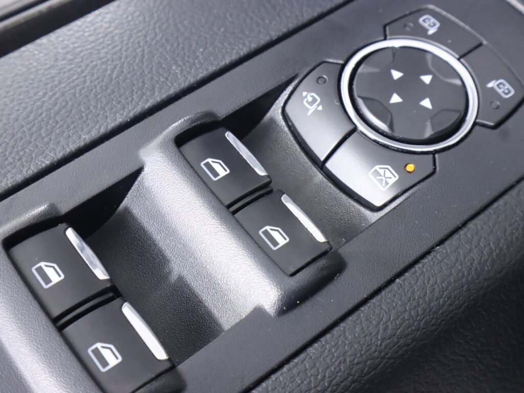 Used 2015 Ford F150 Platinum w/ Equipment Group 701A Luxury image 33