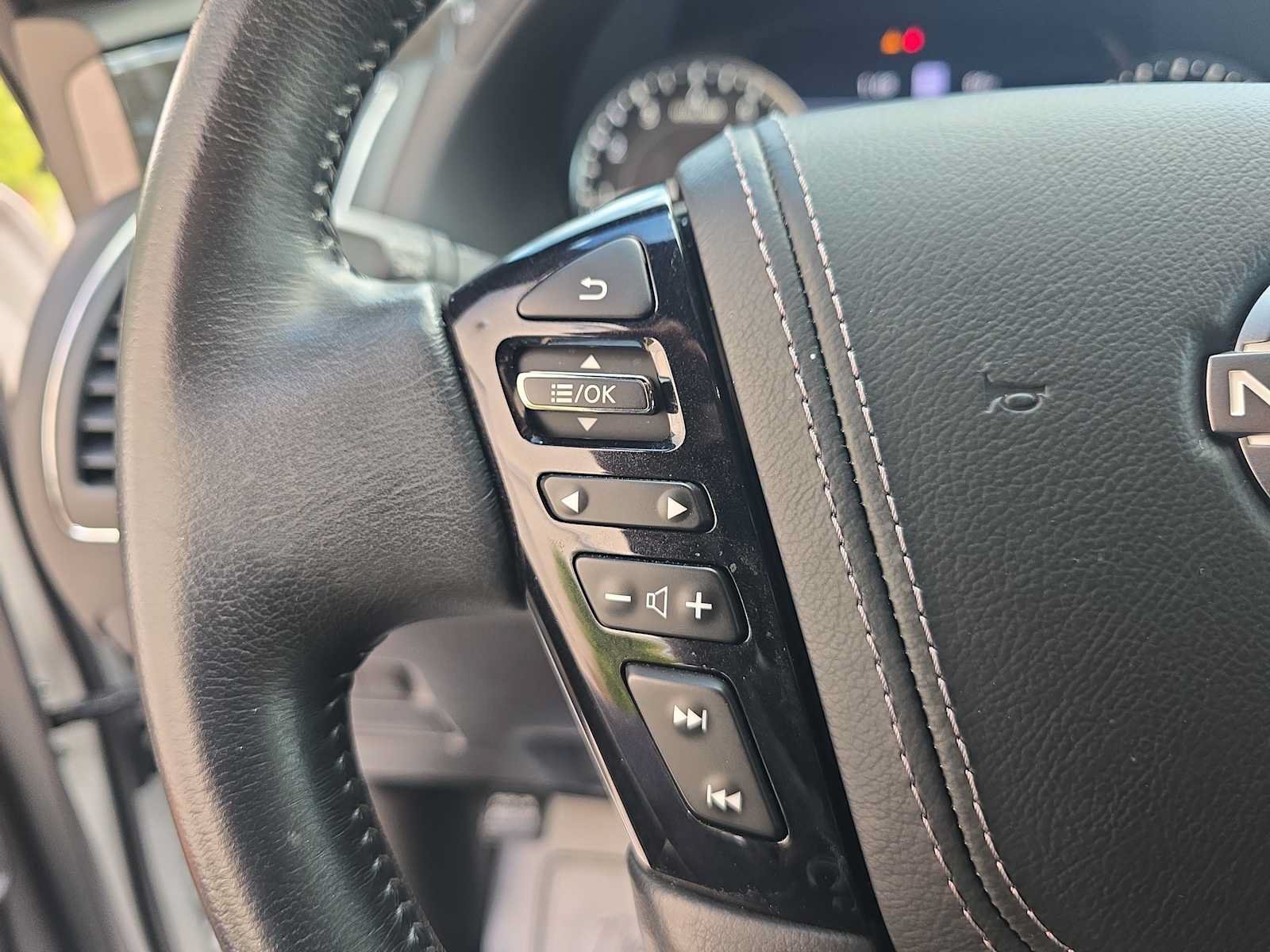 Used 2021 Nissan Armada Platinum w/ Captain's Chairs Package RWD image 27