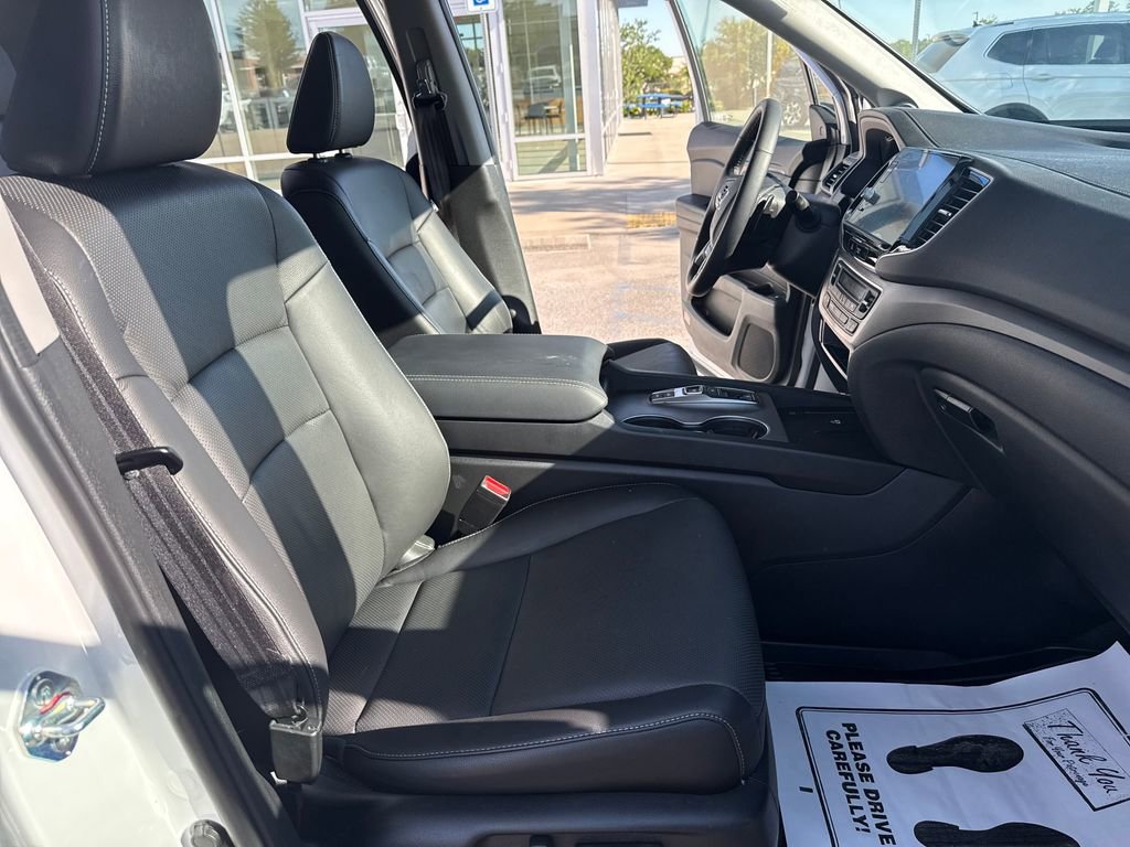 Certified 2025 Honda Ridgeline RTL image 33