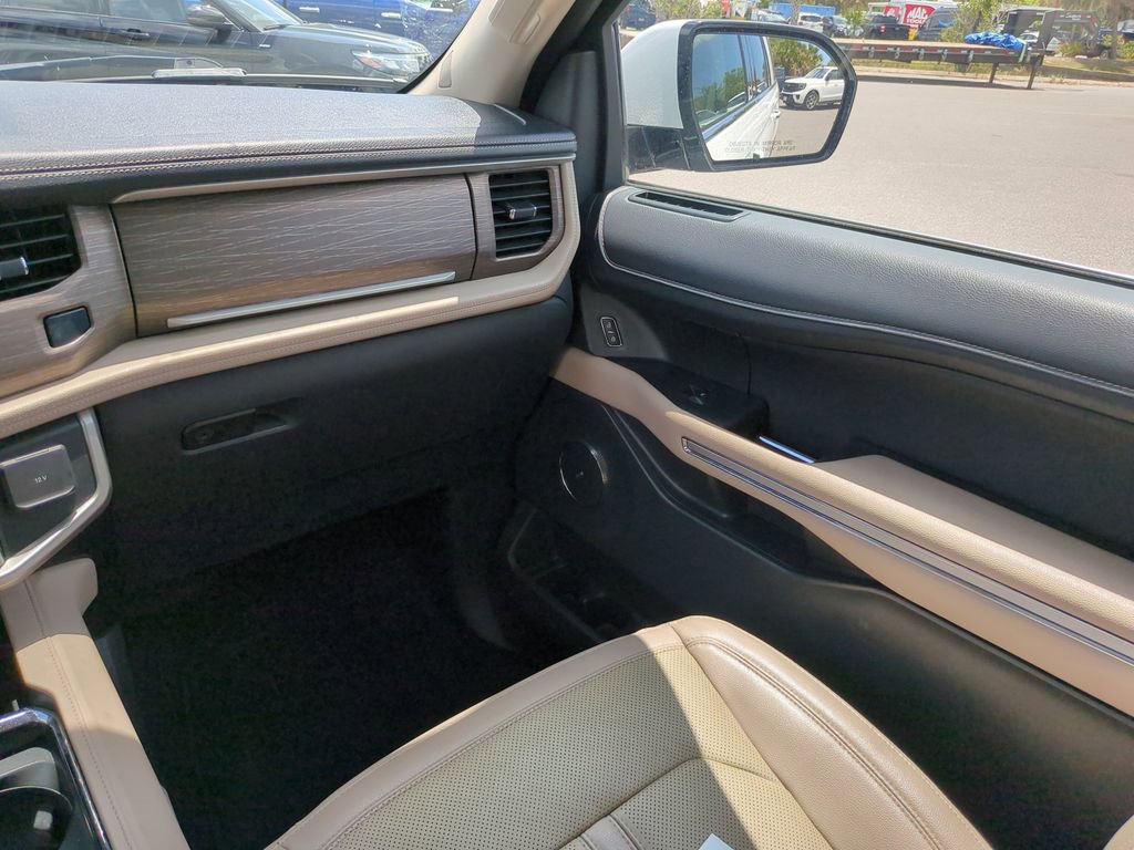 Used 2024 Ford Expedition Limited AWD/4WD image 20