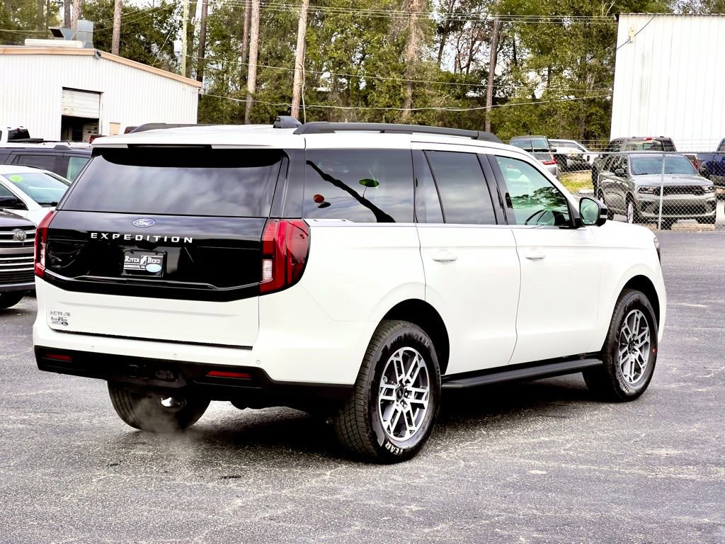 New 2026 Ford Expedition Active image 6