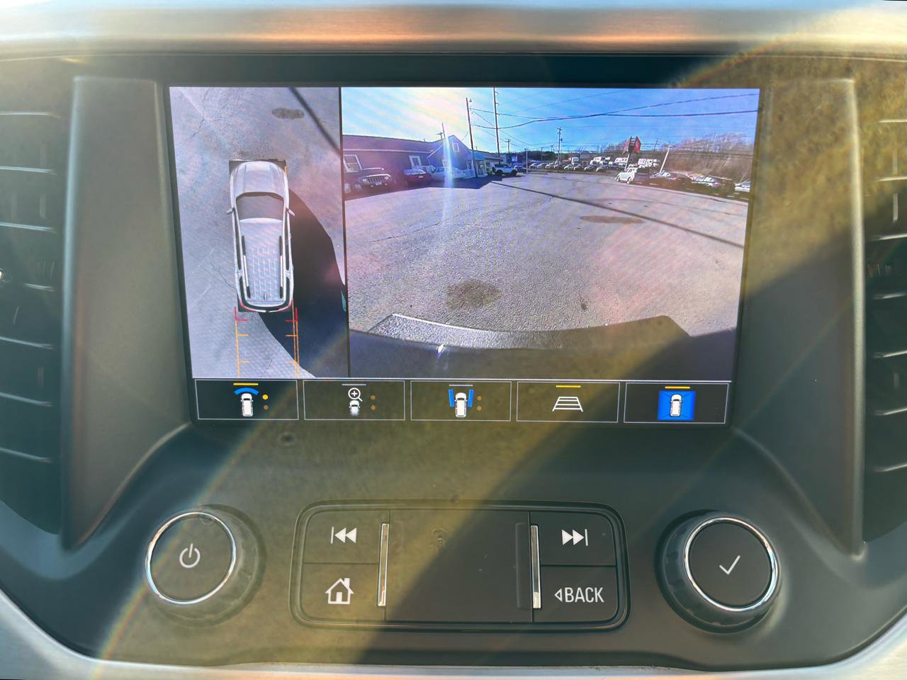 Used 2023 GMC Acadia SLT w/ Elevation Edition image 34