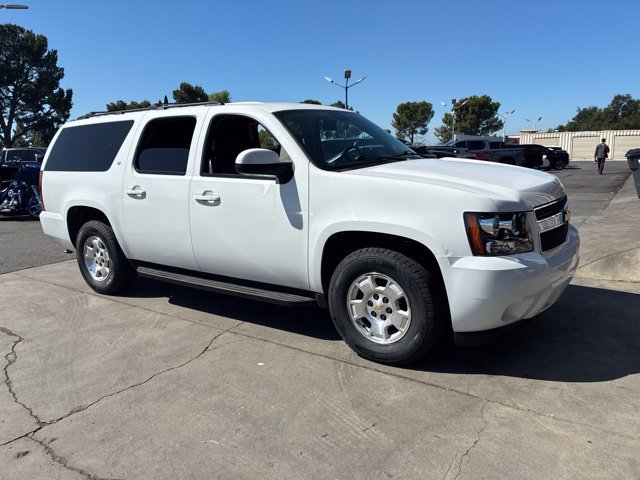 Used 2013 Chevrolet Suburban LT RWD image 2