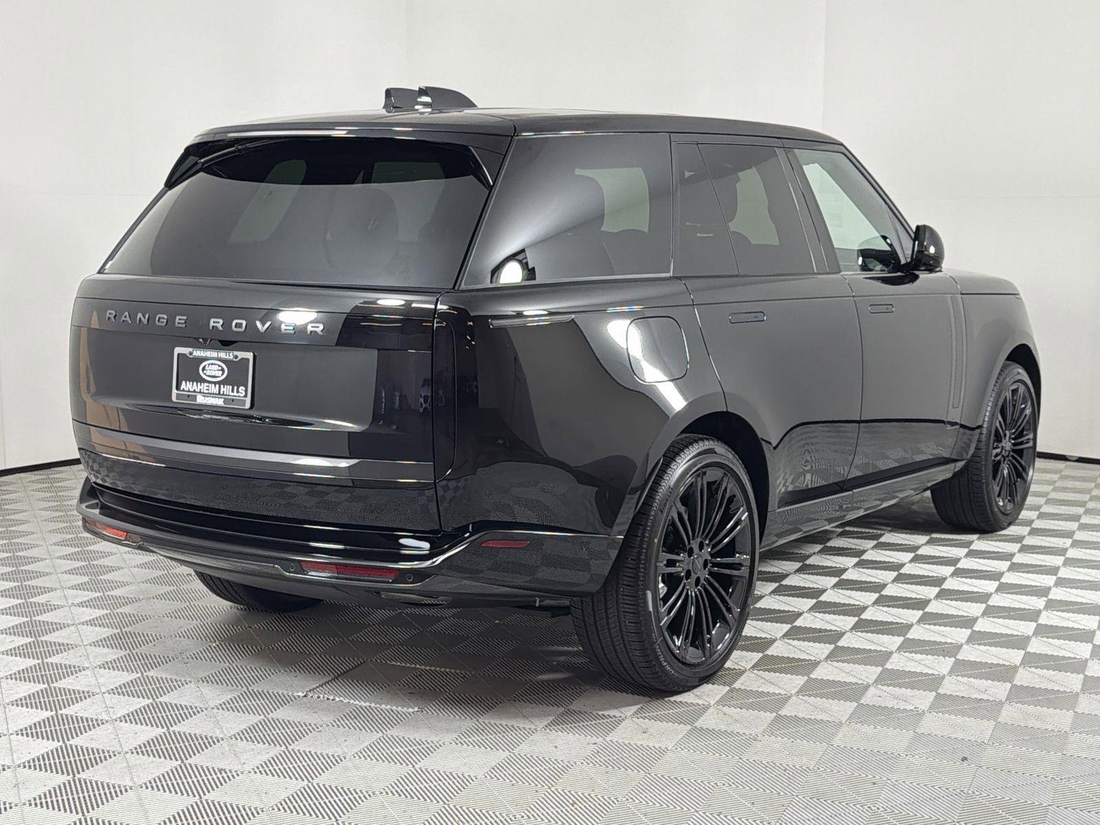 New 2026 Land Rover Range Rover SE image 5