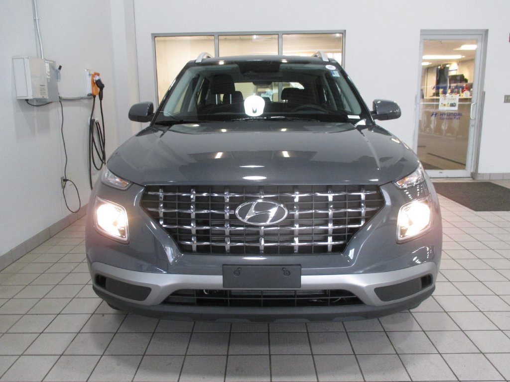 New 2026 Hyundai Venue SEL FWD image 2