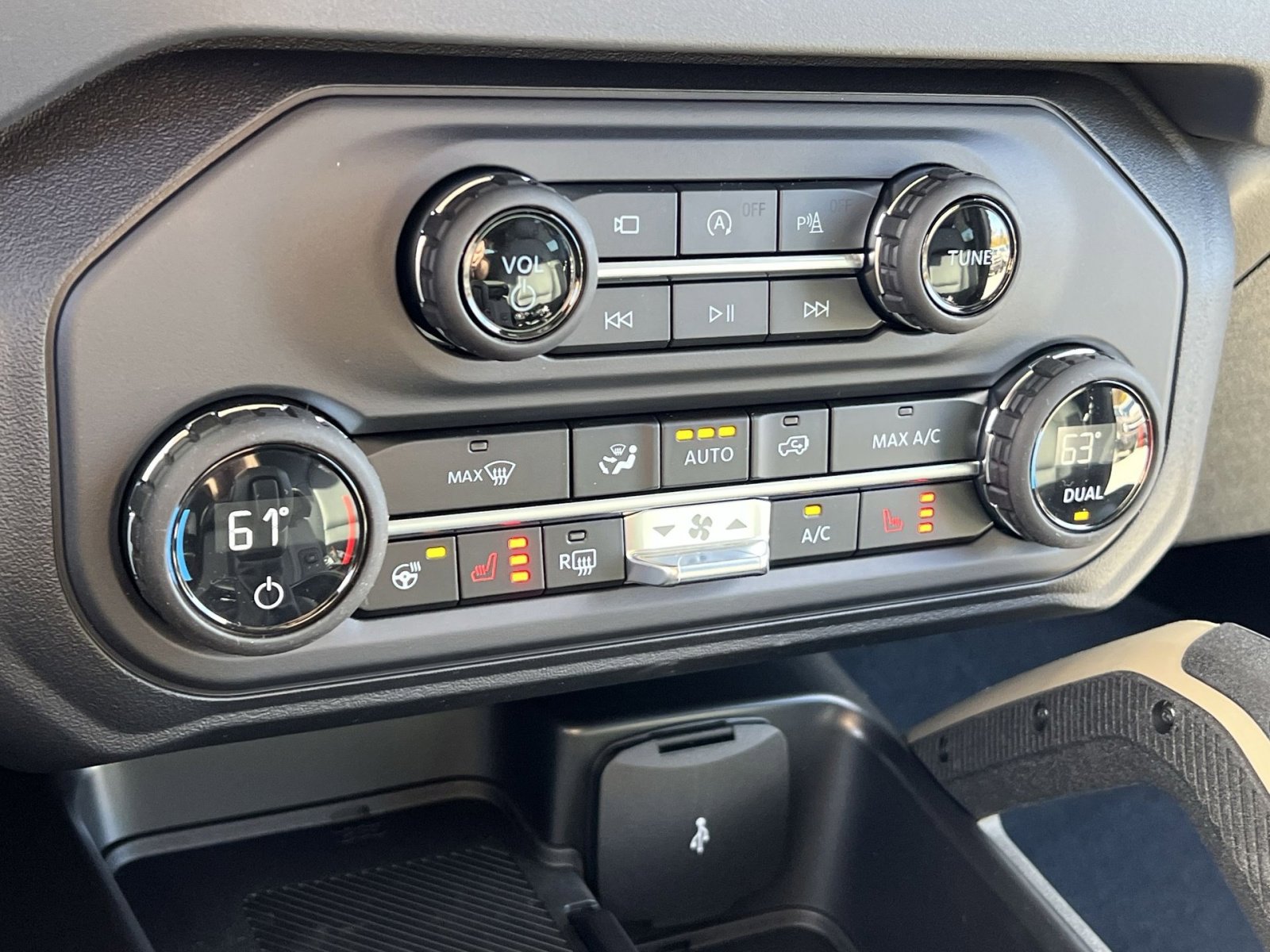 New 2025 Ford Bronco Badlands image 21