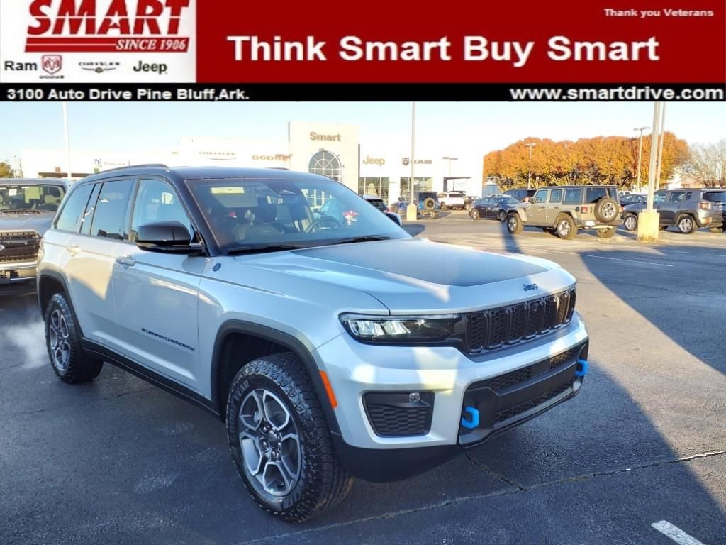 New 2024 Jeep Grand Cherokee Trailhawk w/ Luxury Tech Group III