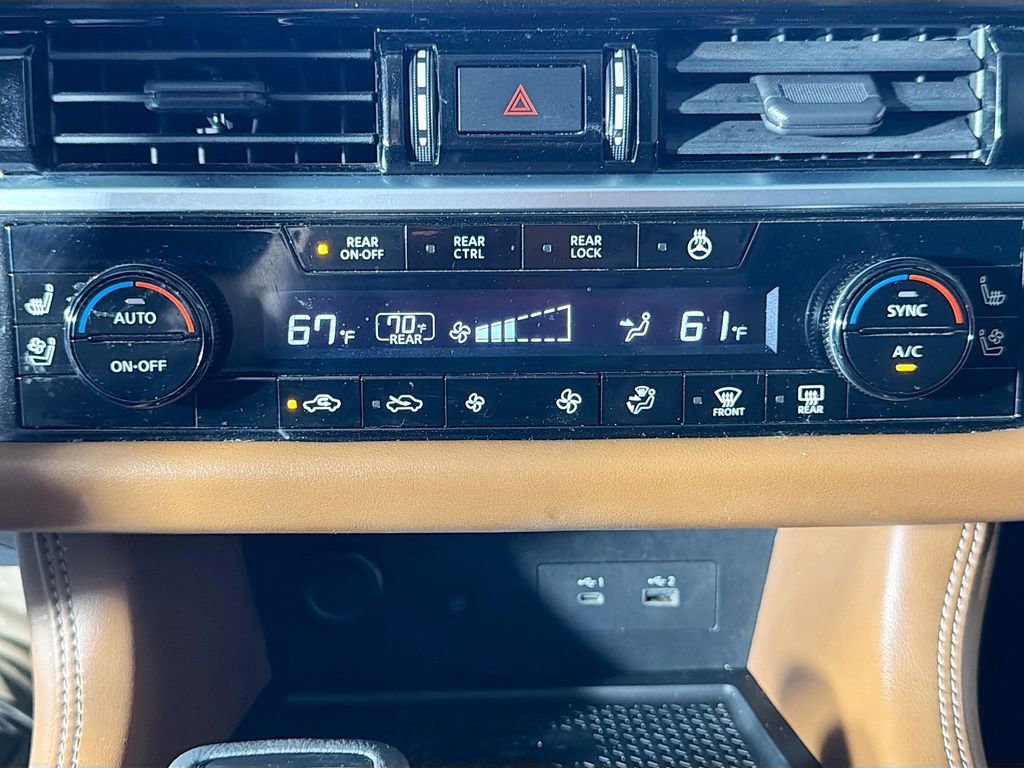 Used 2022 Nissan Pathfinder Platinum w/ Lighting Package (N93) AWD/4WD image 17