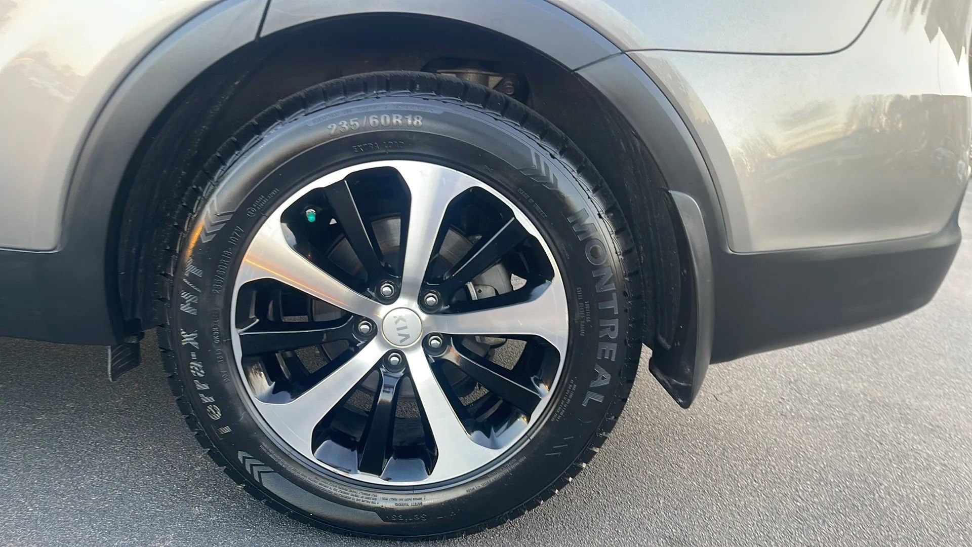 Used 2016 Kia Sorento EX image 25