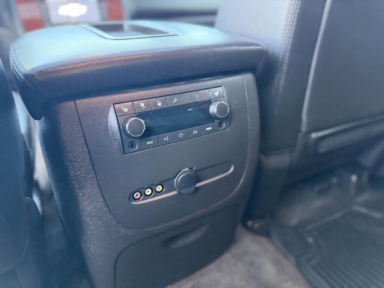 Used 2013 Chevrolet Tahoe LTZ image 22