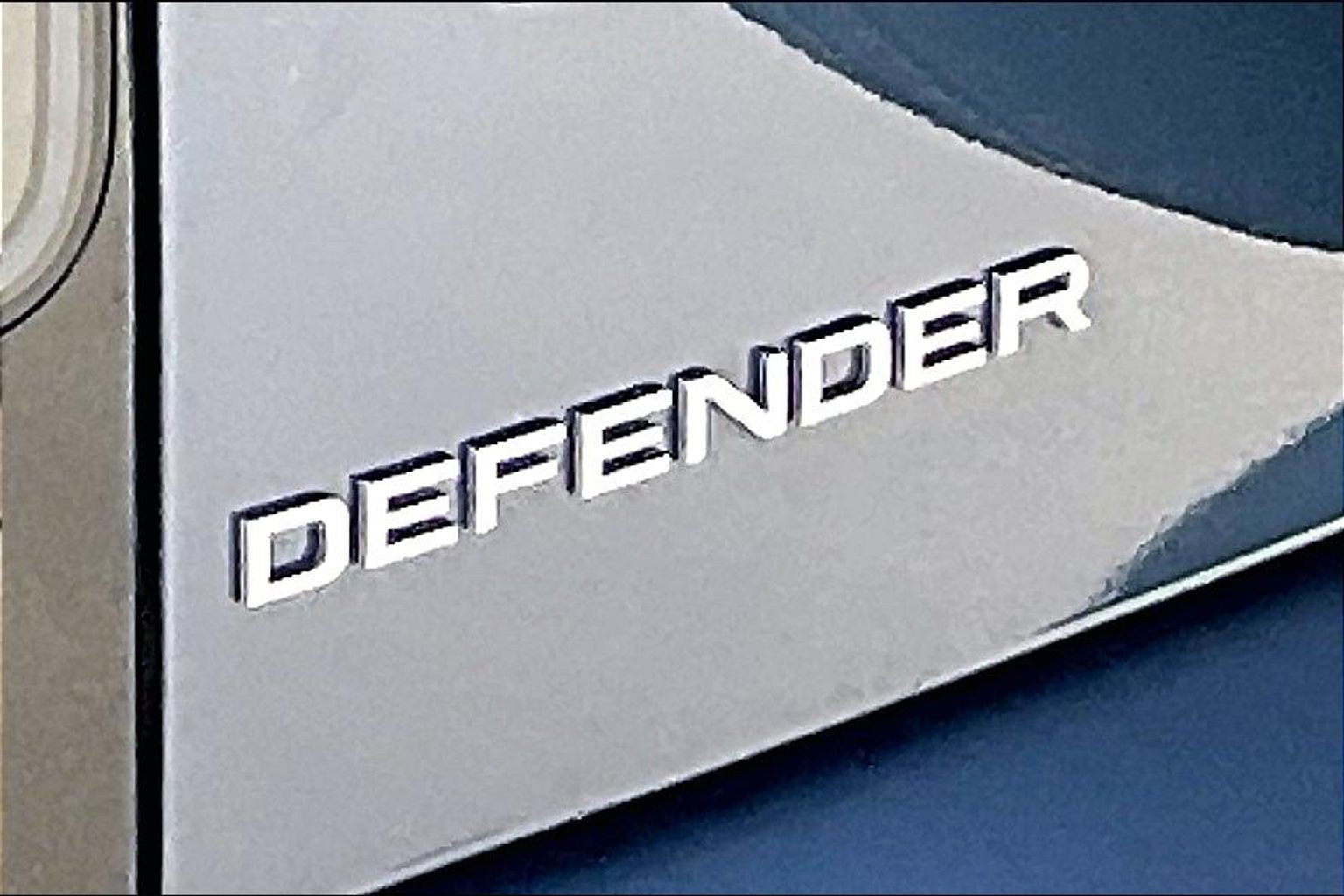 New 2026 Land Rover Defender 110 S AWD/4WD image 9