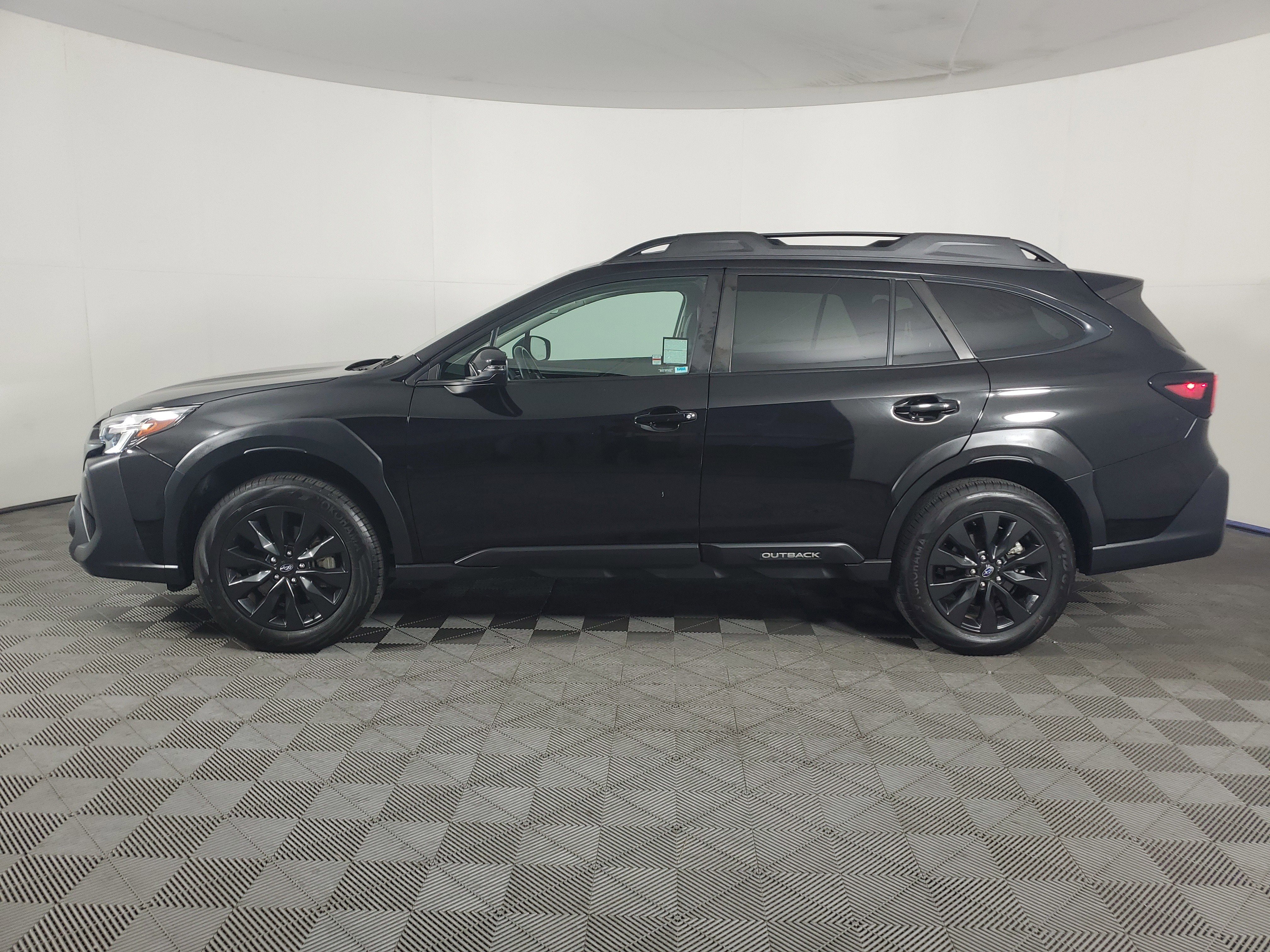 Used 2024 Subaru Outback Onyx Edition AWD/4WD image 7