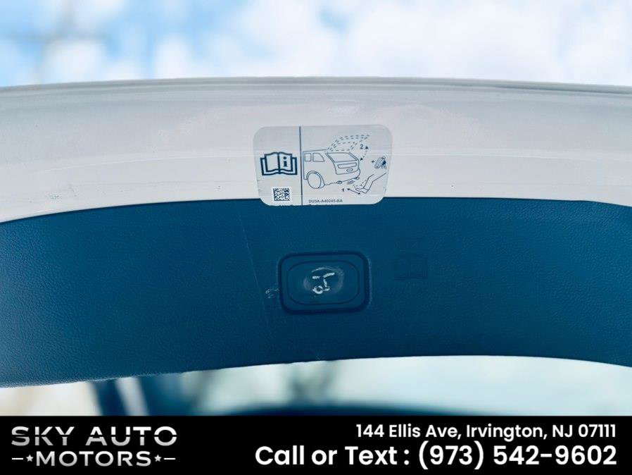 Used 2017 Ford Edge Titanium image 11