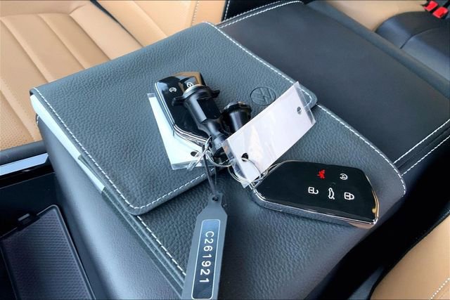 Used 2024 Volkswagen Atlas Cross Sport SEL R-Line image 12