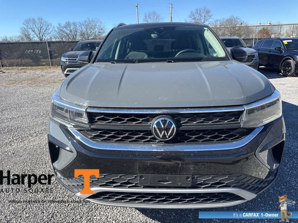 Used 2024 Volkswagen Taos SE w/ Panoramic Sunroof Package image 8