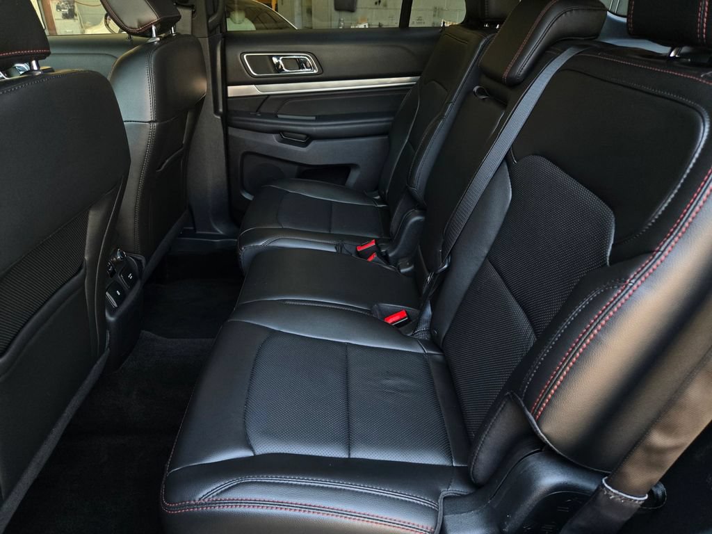 Used 2018 Ford Explorer Sport w/ Equipment Group 401A AWD/4WD image 13