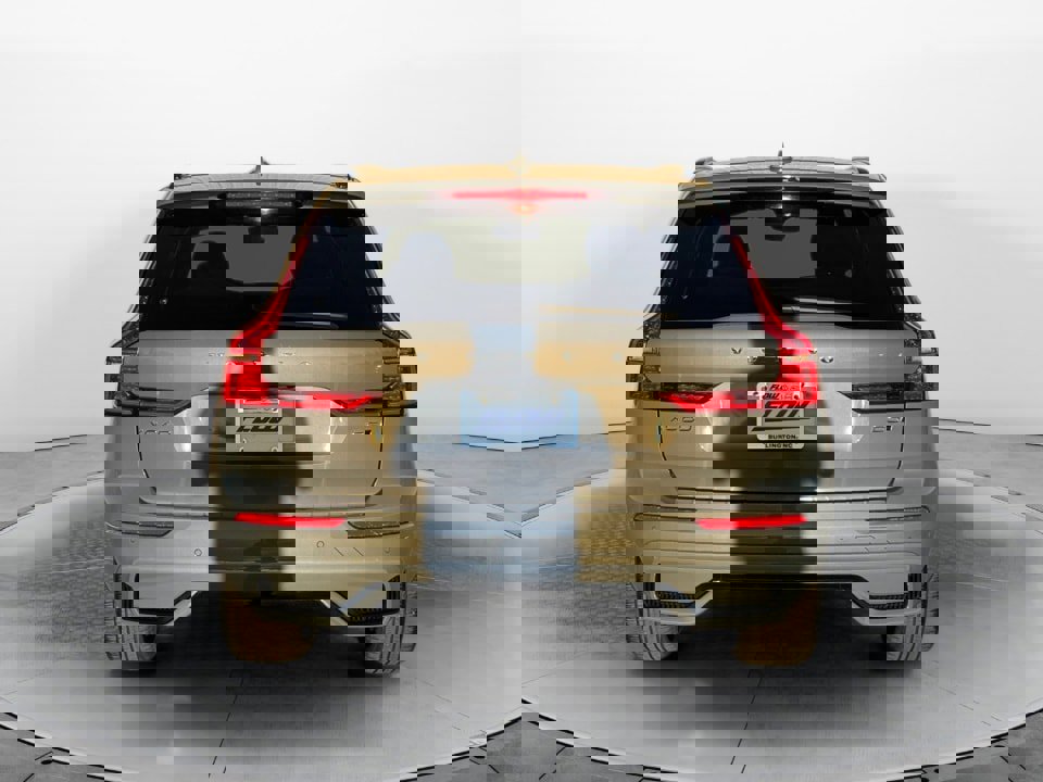 Certified 2024 Volvo XC60 B5 Plus w/ Climate Package image 6