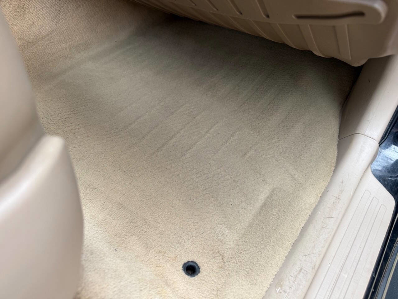 Used 2002 Lexus LX 470 Base 4WD 4dr SUV image 97