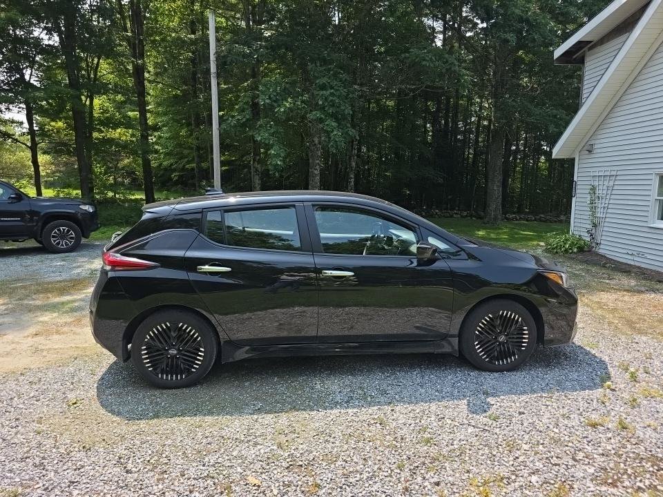 Certified 2025 Nissan Leaf SV Plus FWD image 4