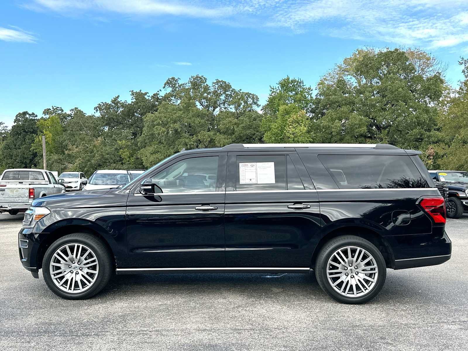 Used 2022 Ford Expedition Max Limited AWD/4WD image 12