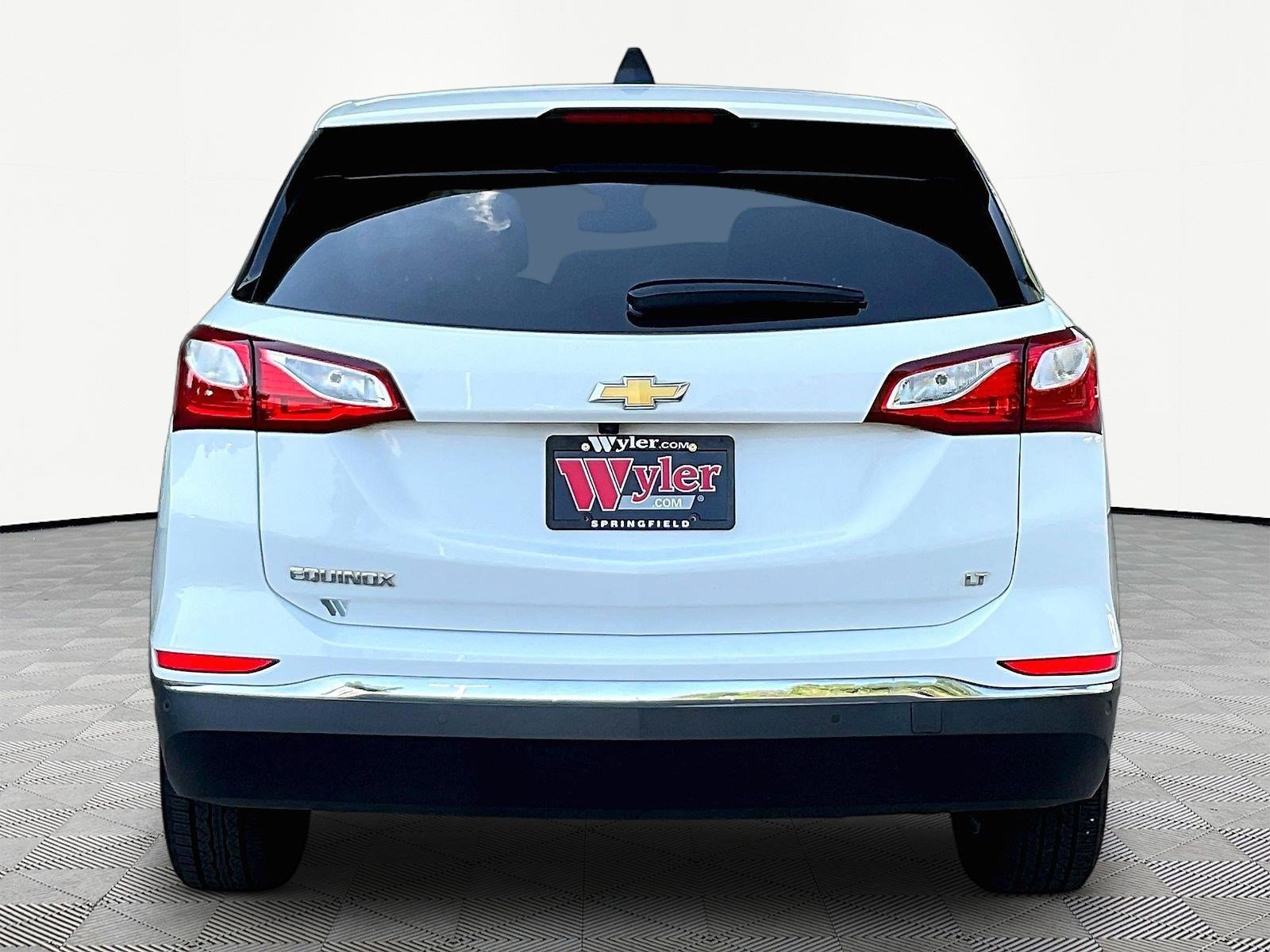 Used 2020 Chevrolet Equinox LT w/ Driver Convenience Package FWD image 5