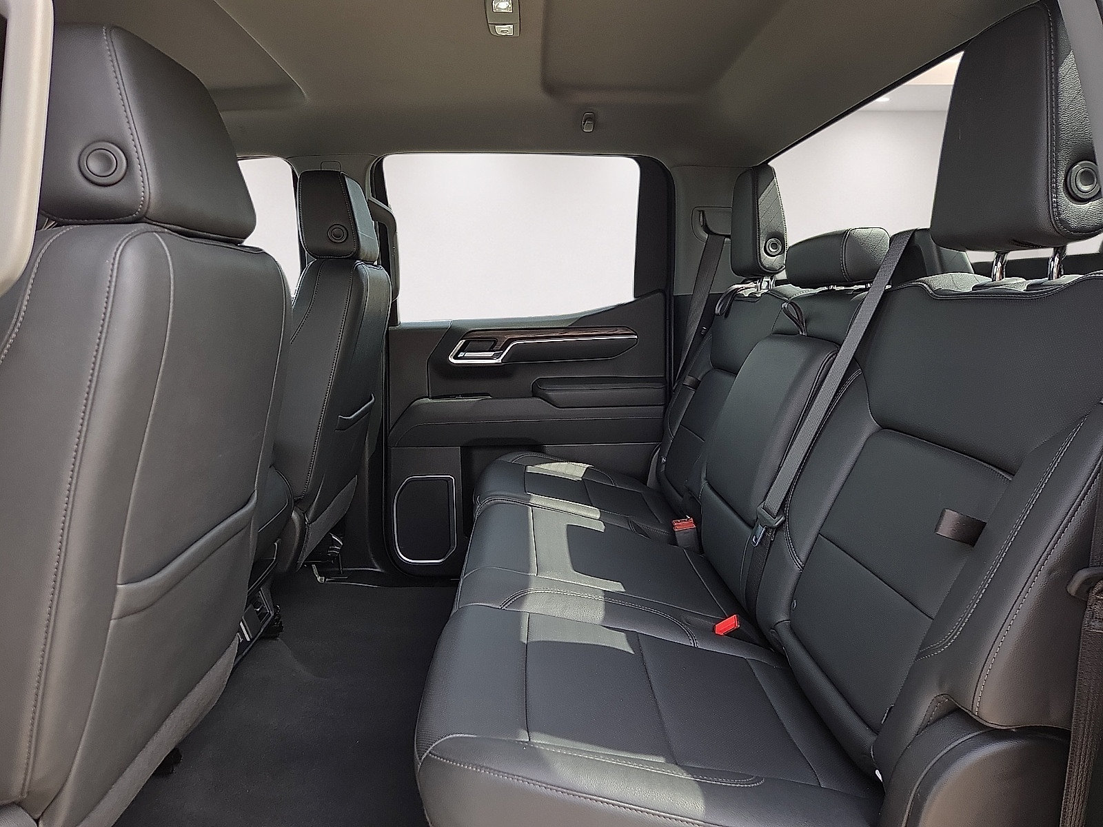 Used 2025 GMC Sierra 1500 SLT AWD/4WD image 10