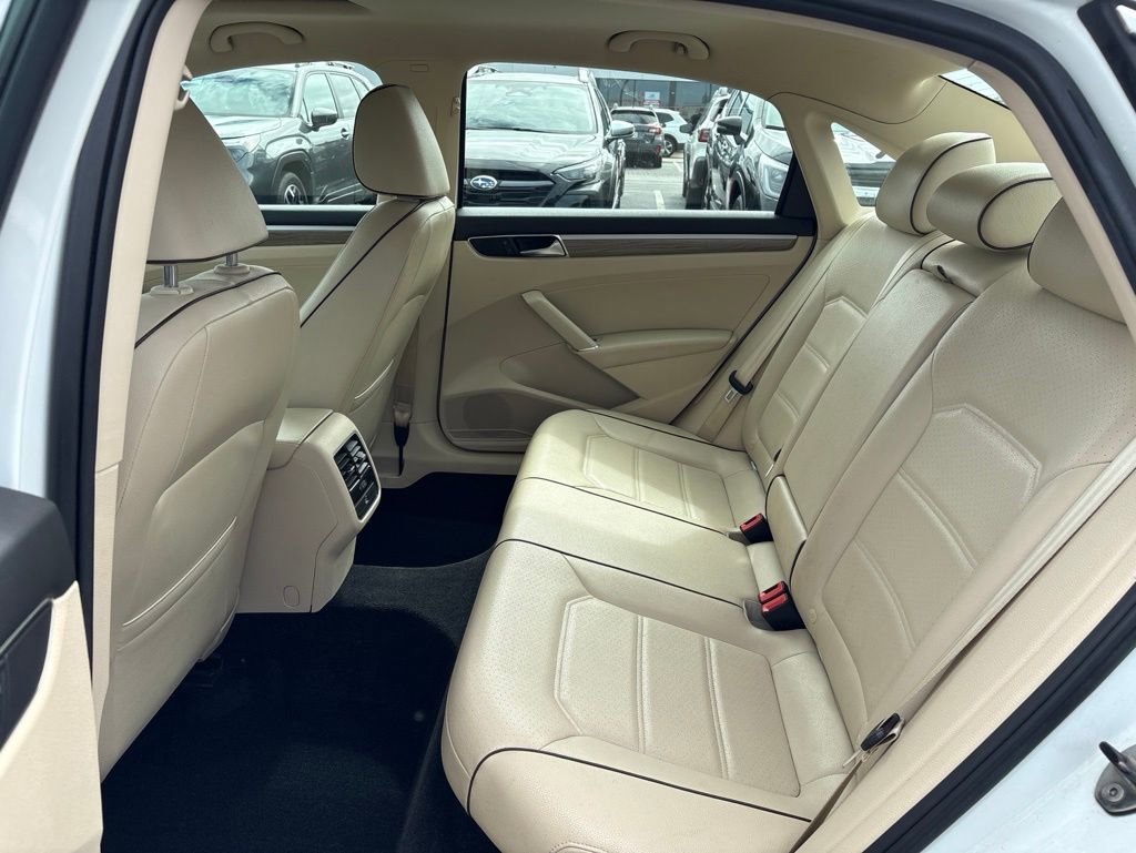 Used 2017 Volkswagen Passat 1.8T SE w/ SE Lighting Package FWD image 11