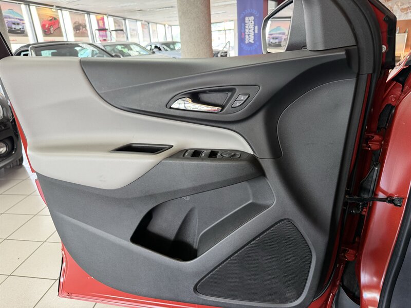 Used 2020 Chevrolet Equinox LS w/ LS Convenience Package AWD/4WD image 14
