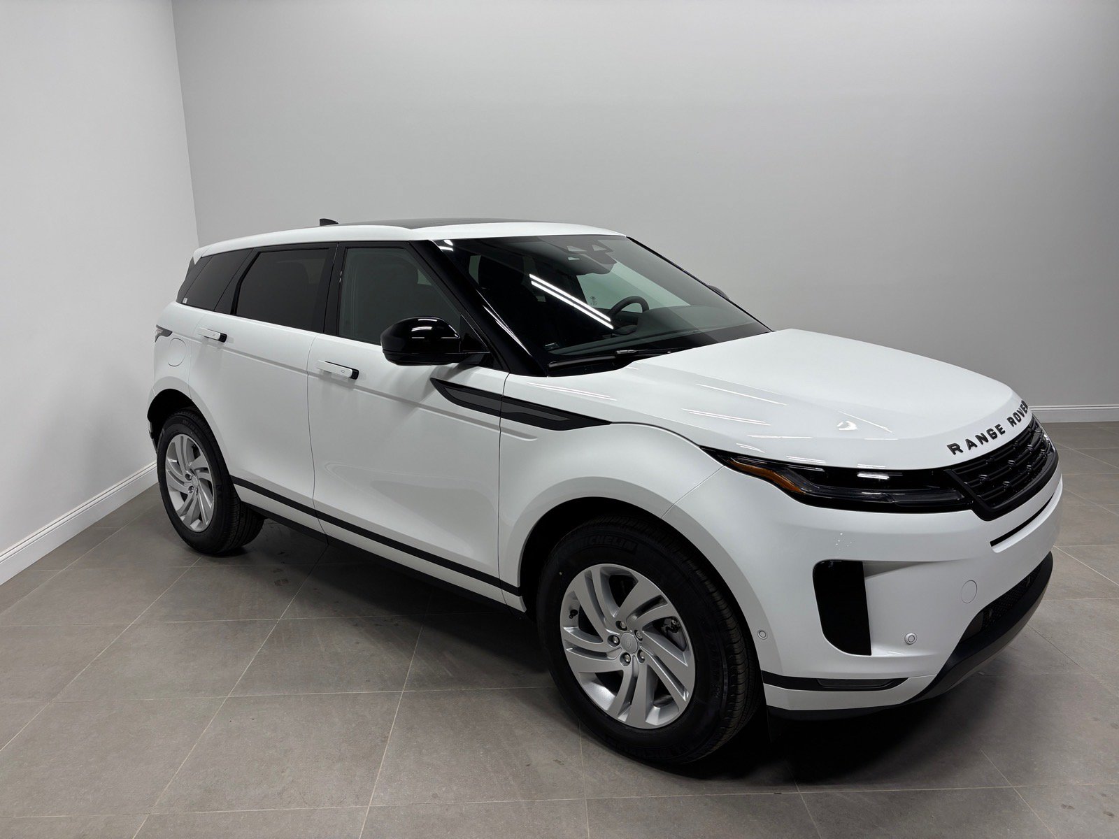 New 2026 Land Rover Range Rover Evoque S AWD/4WD image 5