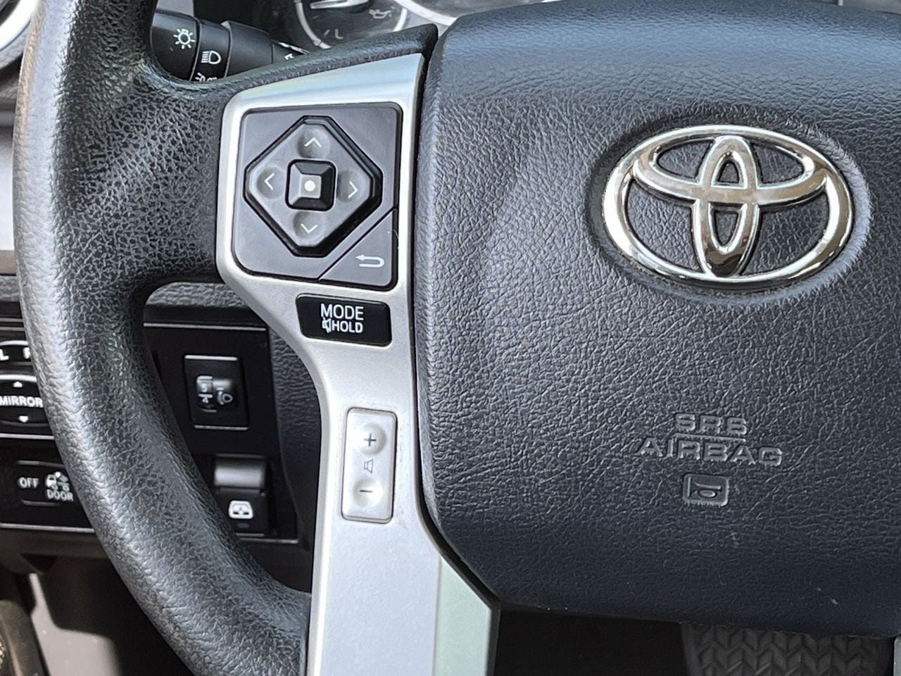 Used 2017 Toyota Tundra SR5 w/ SR5 Upgrade Package RWD image 12
