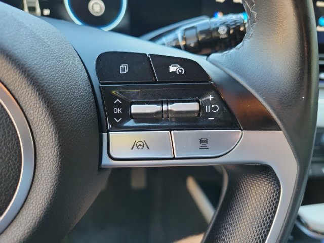Used 2025 Hyundai Elantra Limited FWD image 32