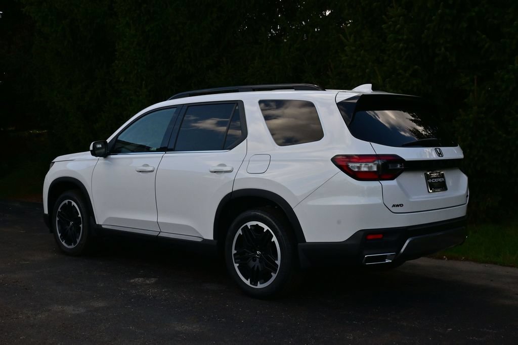 New 2026 Honda Pilot Touring image 5