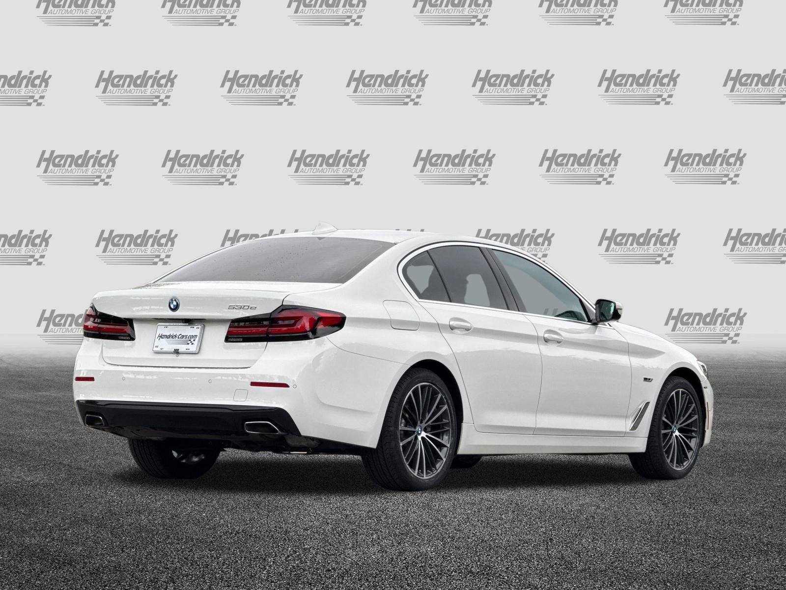 Certified 2023 BMW 530e w/ Premium Package image 5