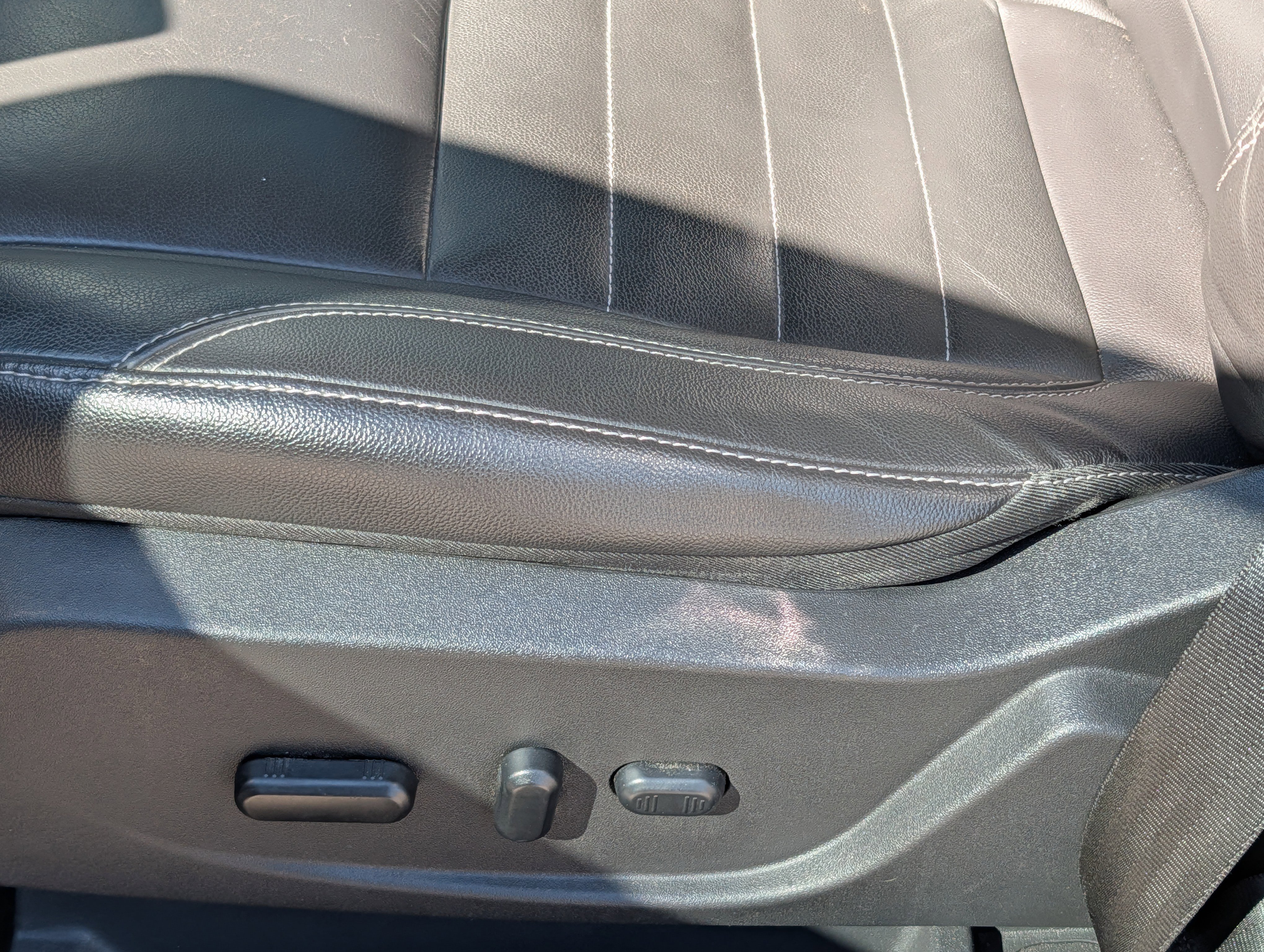 Used 2014 Ford Escape Titanium w/ Equipment Group 401A image 11