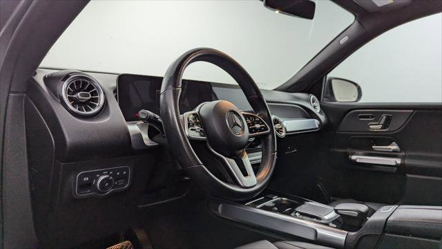 Used 2021 Mercedes-Benz GLB 250 w/ Premium Package image 23