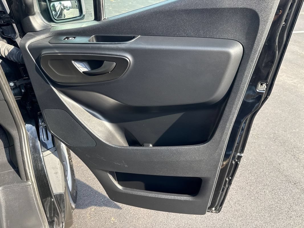 Used 2025 Mercedes-Benz Sprinter 2500 image 18