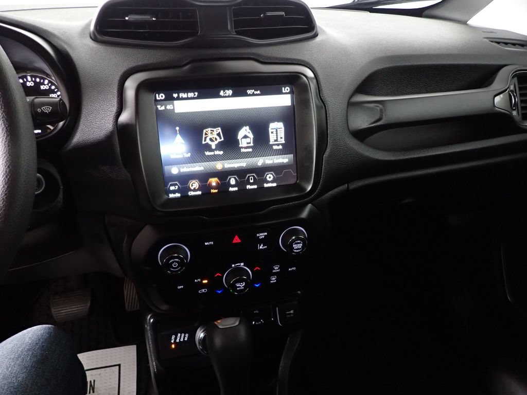Used 2023 Jeep Renegade Latitude AWD/4WD image 28