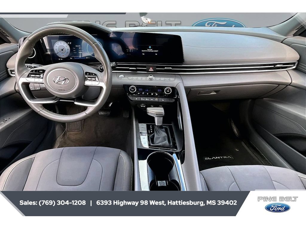 Used 2023 Hyundai Elantra SEL w/ Convenience Package FWD image 13