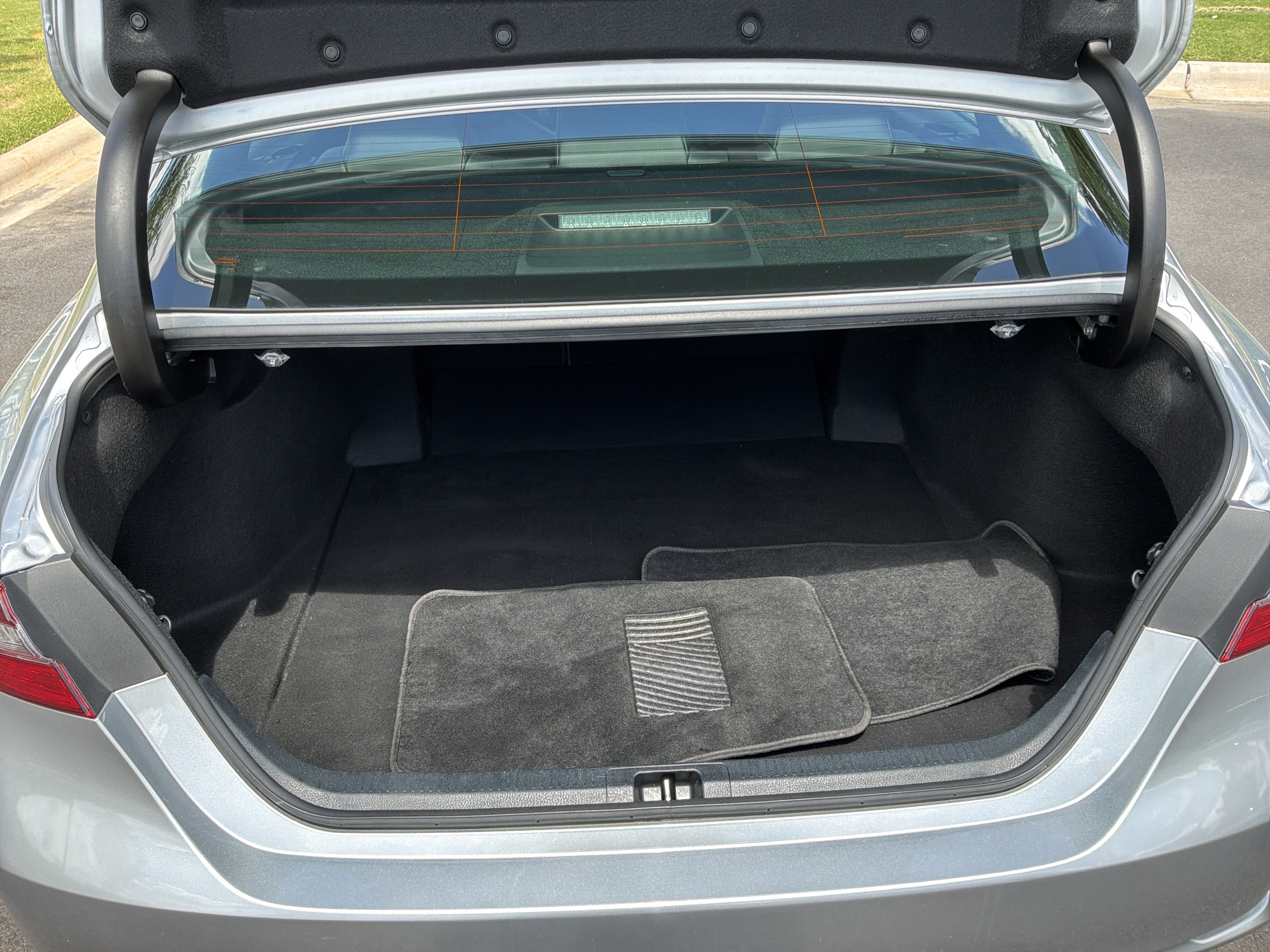 Used 2022 Toyota Camry SE FWD image 31