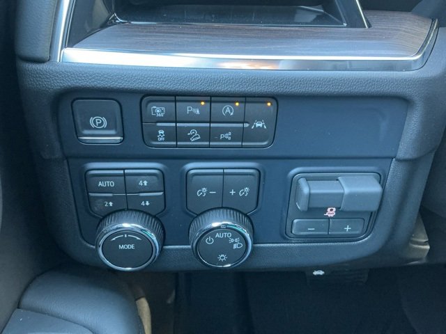 New 2026 Chevrolet Suburban LS image 9