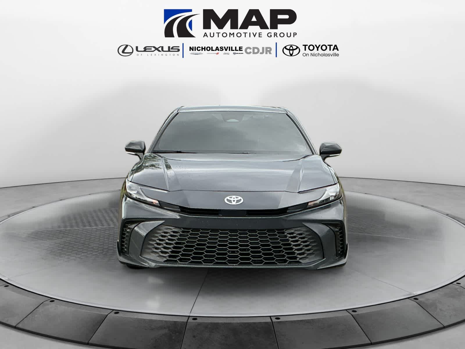 Used 2025 Toyota Camry SE FWD image 8